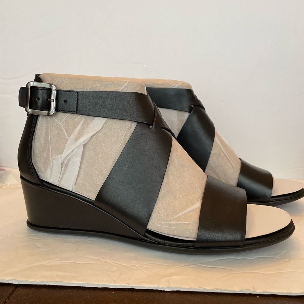BLACK‎ LEATHER WEDGE SANDALS BY ECCO